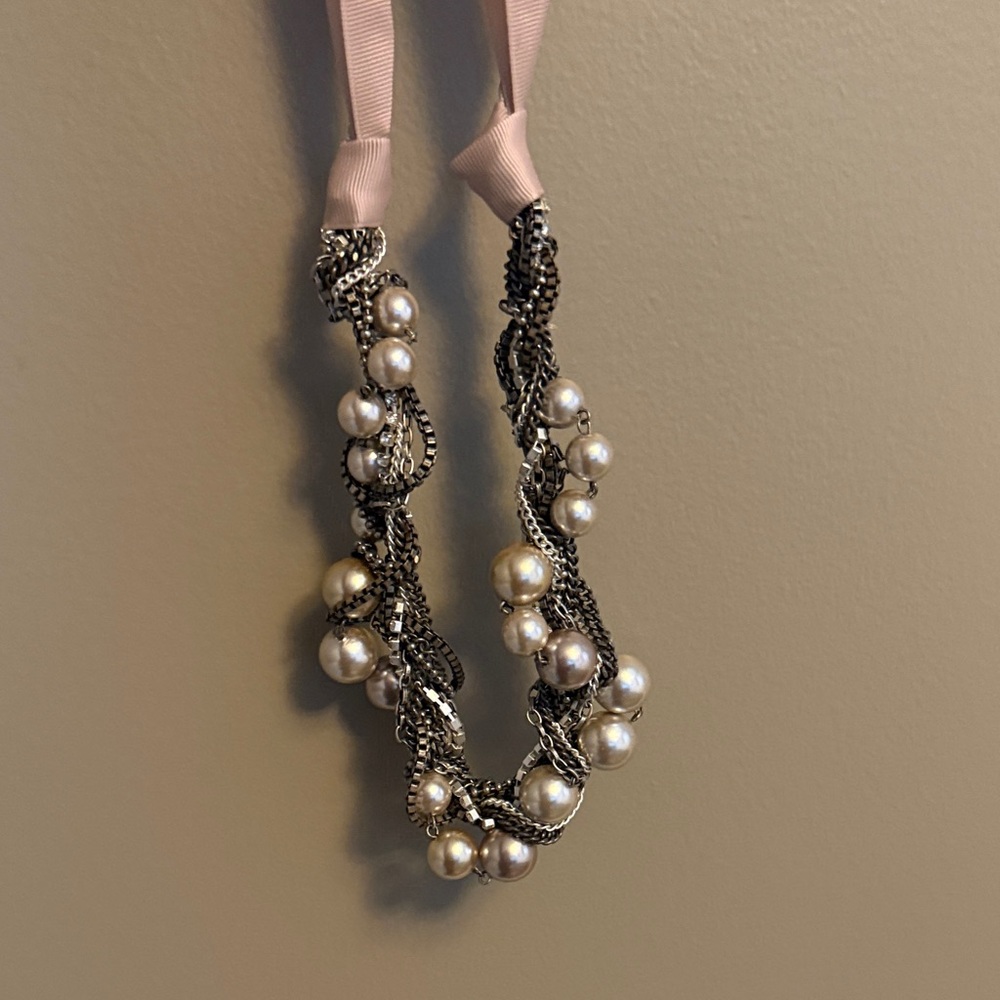 Retired Stella & Dot Collette Silver and Pearl Necklace